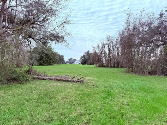 1370 Broken Arrow Trail, Angleton, TX 77515