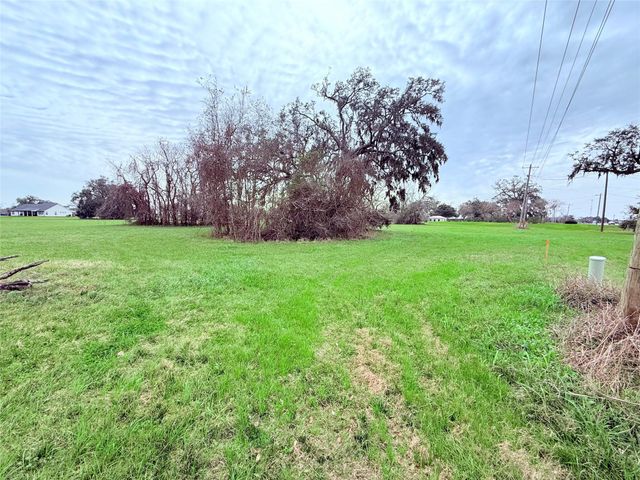 1370 Broken Arrow Trail, Angleton, TX 77515