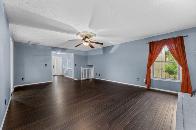 5734 S Hampton Avenue, Springfield, MO 65810