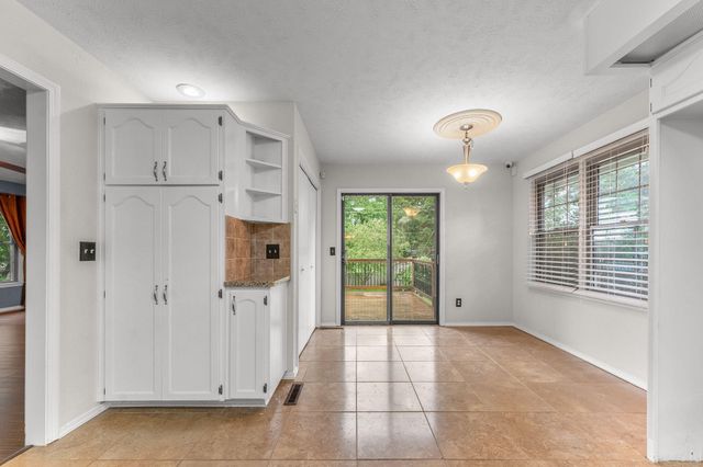 5734 S Hampton Avenue, Springfield, MO 65810
