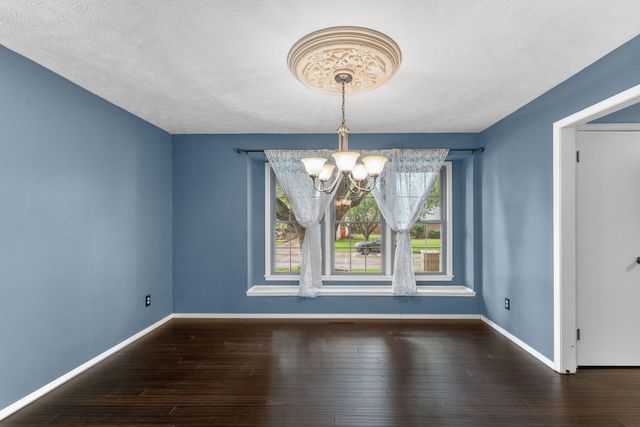 5734 S Hampton Avenue, Springfield, MO 65810