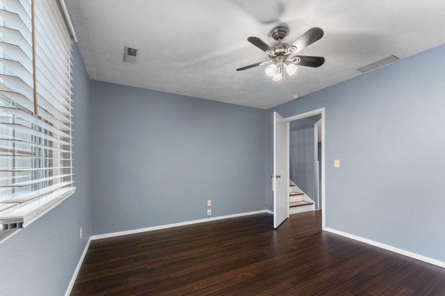 5734 S Hampton Avenue, Springfield, MO 65810