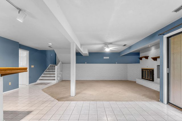5734 S Hampton Avenue, Springfield, MO 65810