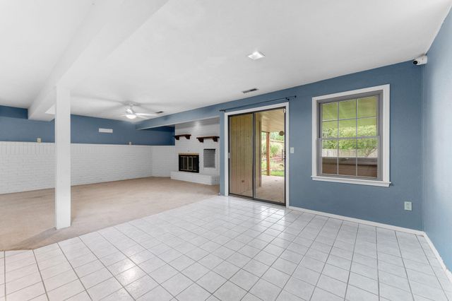 5734 S Hampton Avenue, Springfield, MO 65810