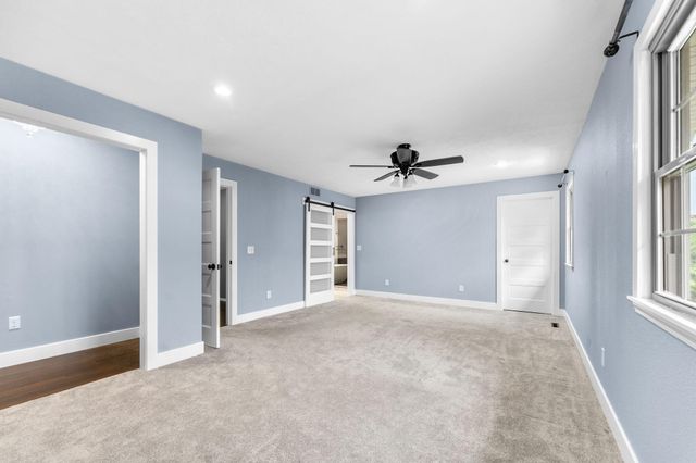 5734 S Hampton Avenue, Springfield, MO 65810