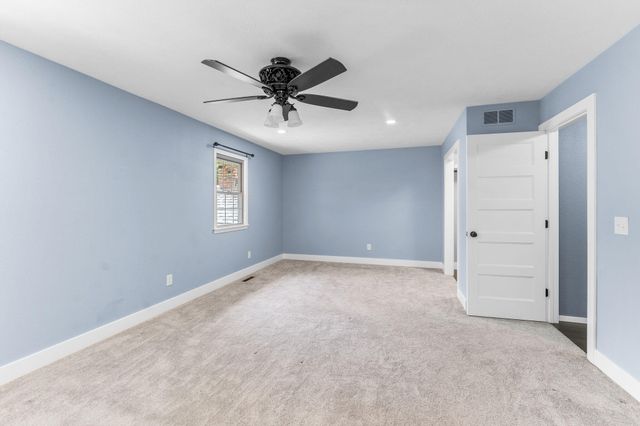5734 S Hampton Avenue, Springfield, MO 65810