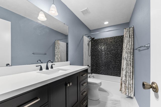 5734 S Hampton Avenue, Springfield, MO 65810