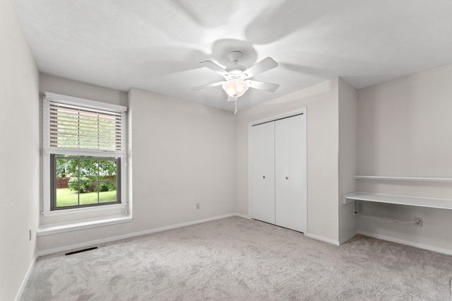 5734 S Hampton Avenue, Springfield, MO 65810