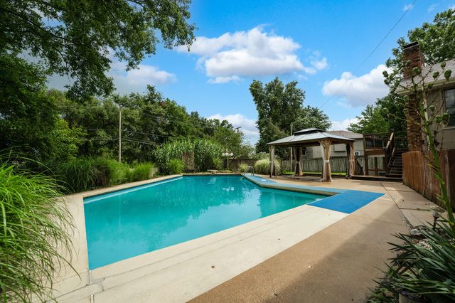 5734 S Hampton Avenue, Springfield, MO 65810