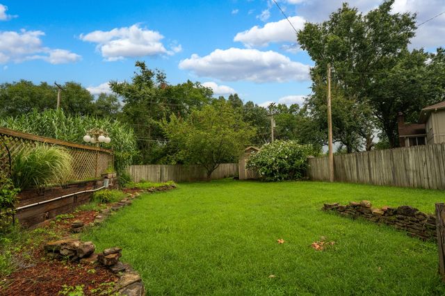 5734 S Hampton Avenue, Springfield, MO 65810