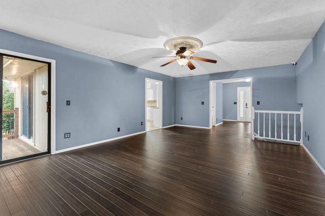 5734 S Hampton Avenue, Springfield, MO 65810