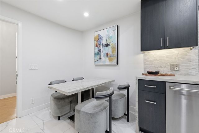 14271 Dickens Street 201, Sherman Oaks, CA 91423