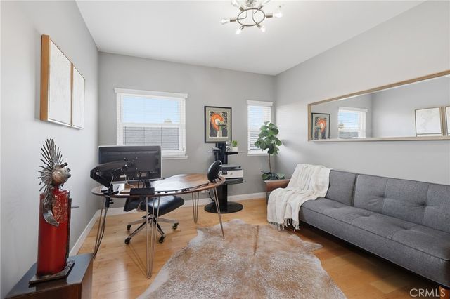14271 Dickens Street 201, Sherman Oaks, CA 91423