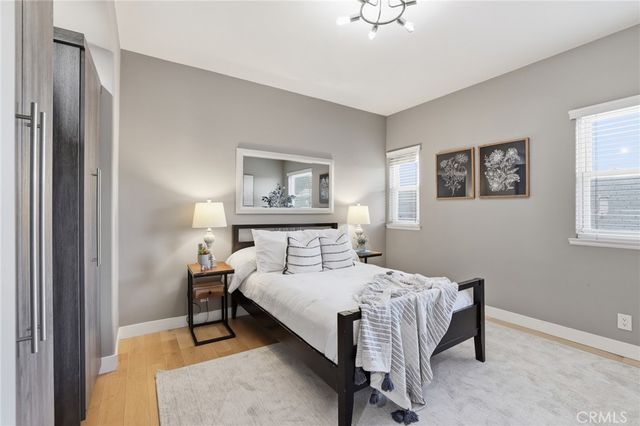14271 Dickens Street 201, Sherman Oaks, CA 91423