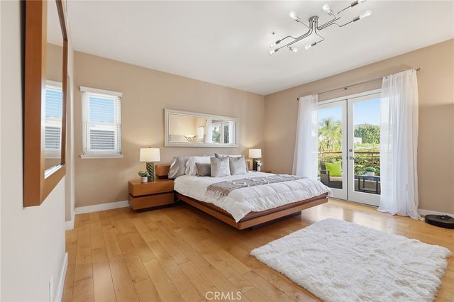 14271 Dickens Street 201, Sherman Oaks, CA 91423