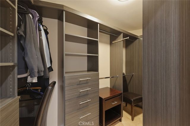 14271 Dickens Street 201, Sherman Oaks, CA 91423