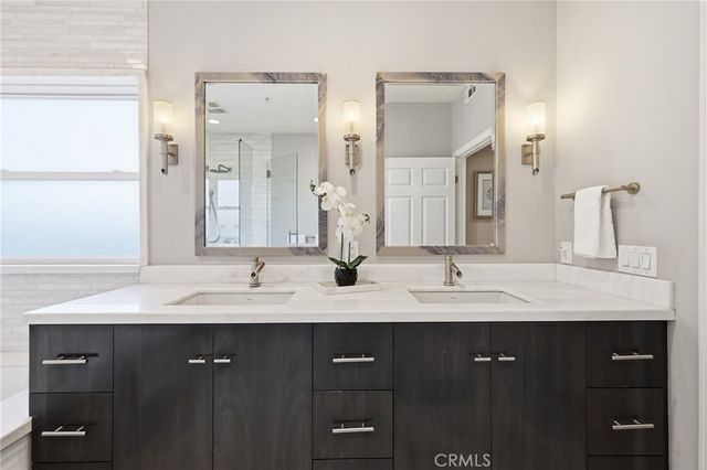 14271 Dickens Street 201, Sherman Oaks, CA 91423
