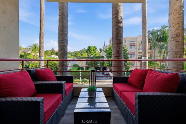 14271 Dickens Street 201, Sherman Oaks, CA 91423