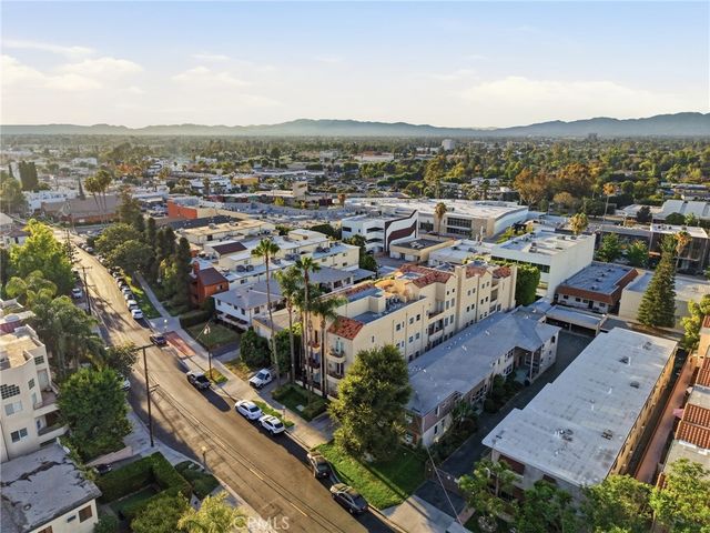 14271 Dickens Street 201, Sherman Oaks, CA 91423