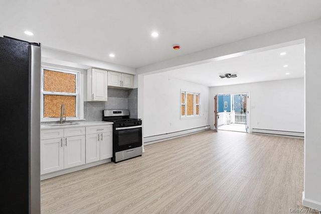 44 Broadway, Hamilton Beach, NY 11414