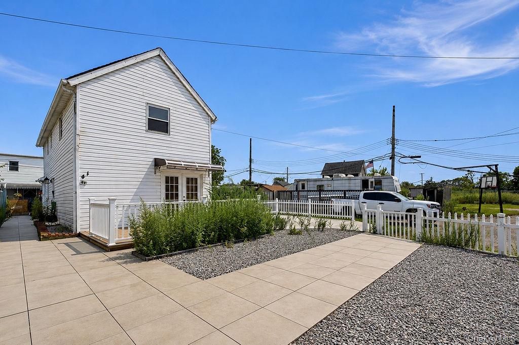 44 Broadway, Hamilton Beach, NY 11414 — photo 2