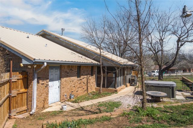 1811 Saylor Street, Goldthwaite, TX 76844