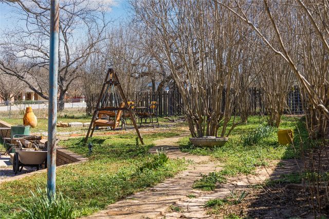 1811 Saylor Street, Goldthwaite, TX 76844