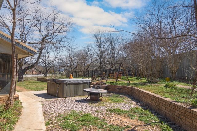 1811 Saylor Street, Goldthwaite, TX 76844