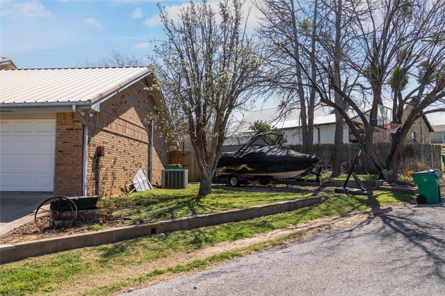 1811 Saylor Street, Goldthwaite, TX 76844