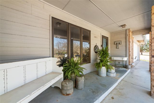 1811 Saylor Street, Goldthwaite, TX 76844