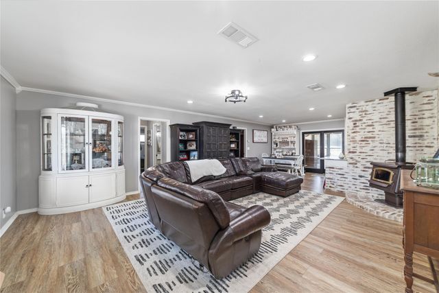 1811 Saylor Street, Goldthwaite, TX 76844