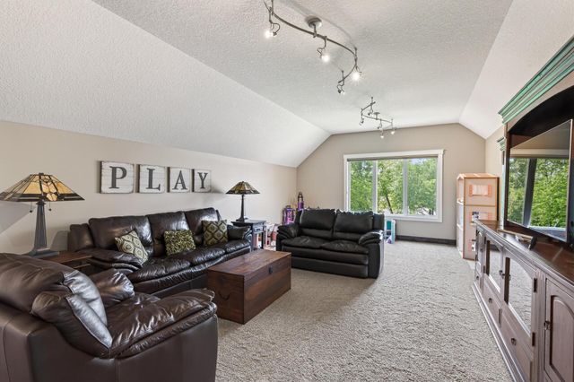 2438 129th Court NE, Blaine, MN 55449