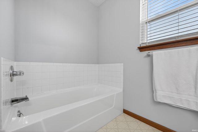 5048 Saddle Drive, Lafayette, IN 47905