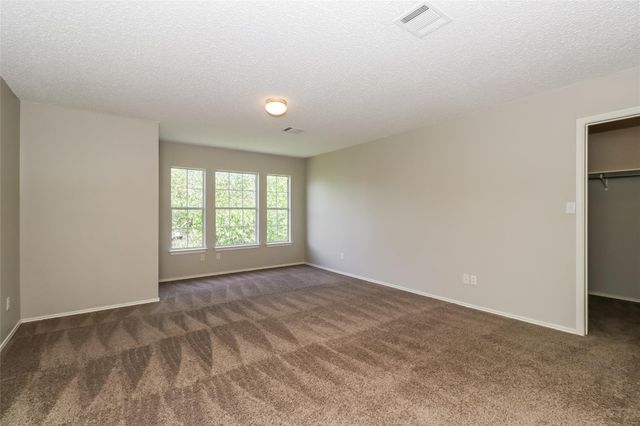 501 Thicket LN, Kyle, TX 78640