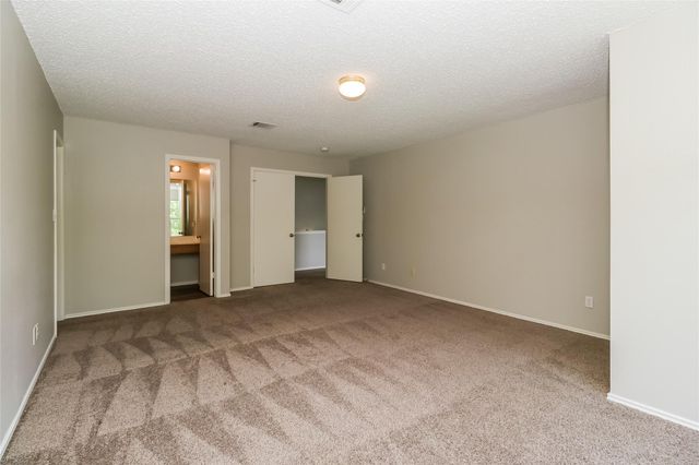 501 Thicket LN, Kyle, TX 78640