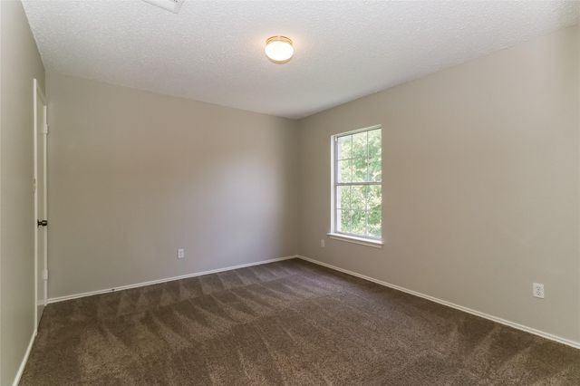 501 Thicket LN, Kyle, TX 78640