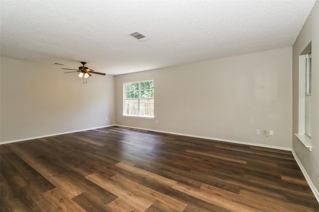 501 Thicket LN, Kyle, TX 78640