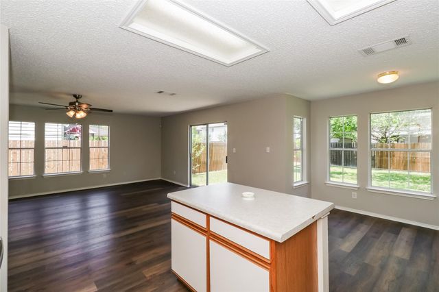 501 Thicket LN, Kyle, TX 78640