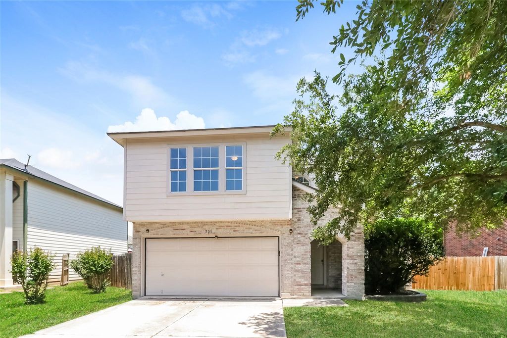 501 Thicket LN, Kyle, TX 78640