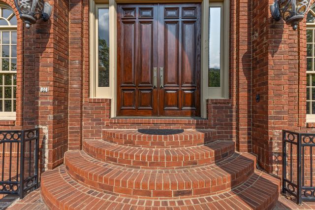 18 Annandale, Nashville, TN 37215