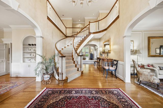 18 Annandale, Nashville, TN 37215