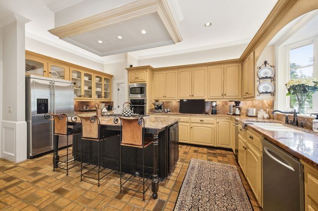 18 Annandale, Nashville, TN 37215