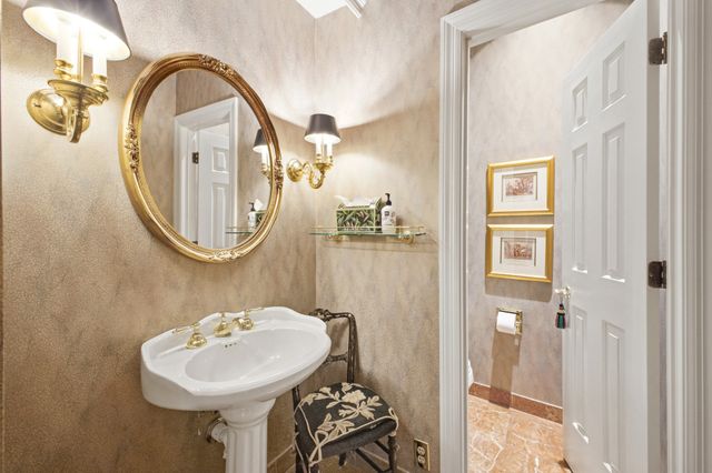 18 Annandale, Nashville, TN 37215