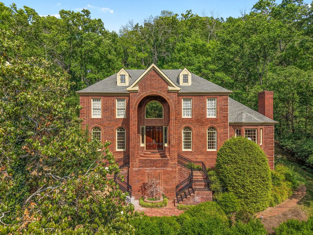 18 Annandale, Nashville, TN 37215