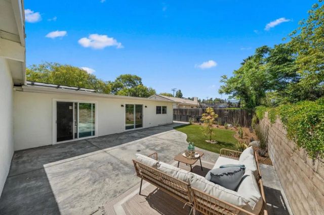 14027 Halper Road, Poway, CA 92064