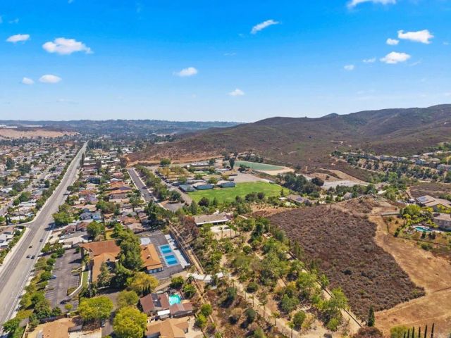 14027 Halper Road, Poway, CA 92064