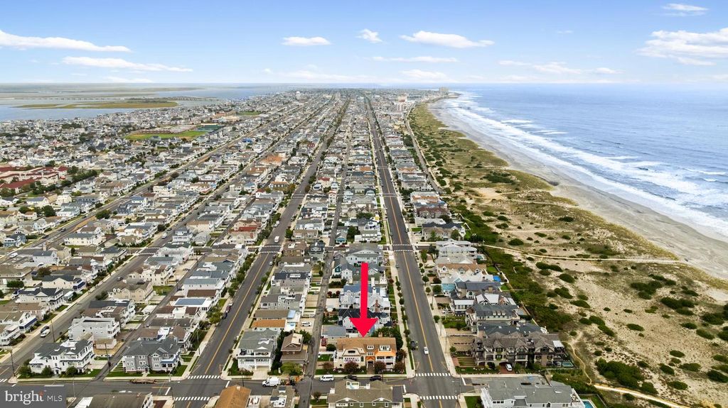 Image 4 of property listing at 2436 WESLEY AVE, Ocean City, NJ 08226