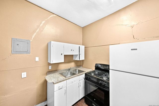 124 E Ashby Pl, San Antonio, TX 78212