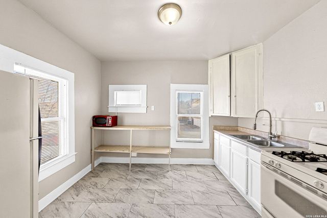 124 E Ashby Pl, San Antonio, TX 78212