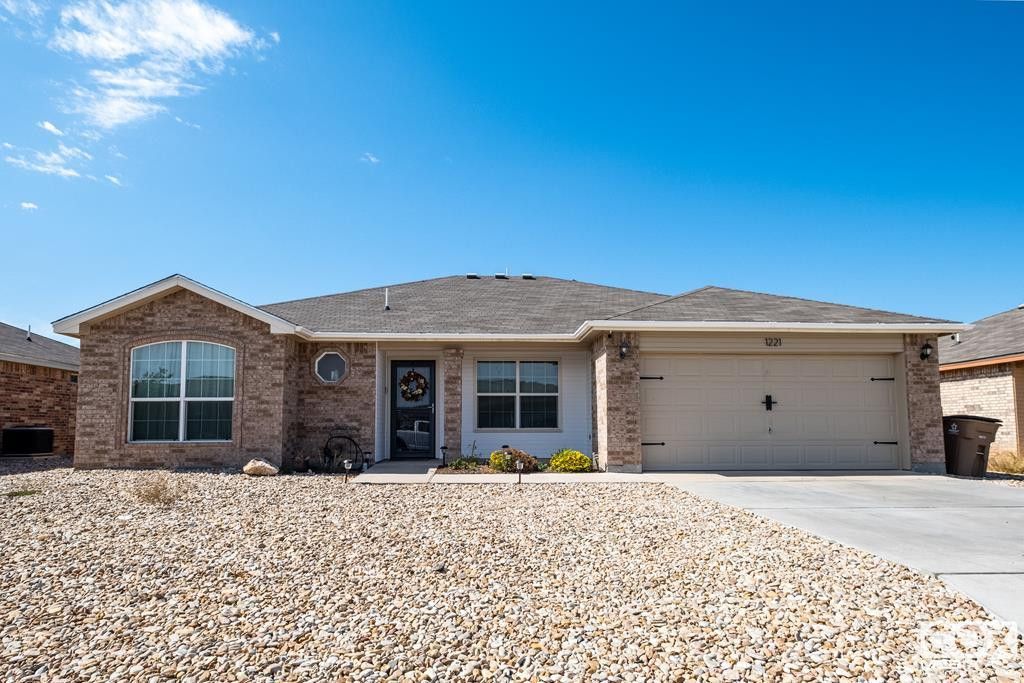 Image 1 of property listing at 1221 Elmo Lane, San Angelo, TX 76905